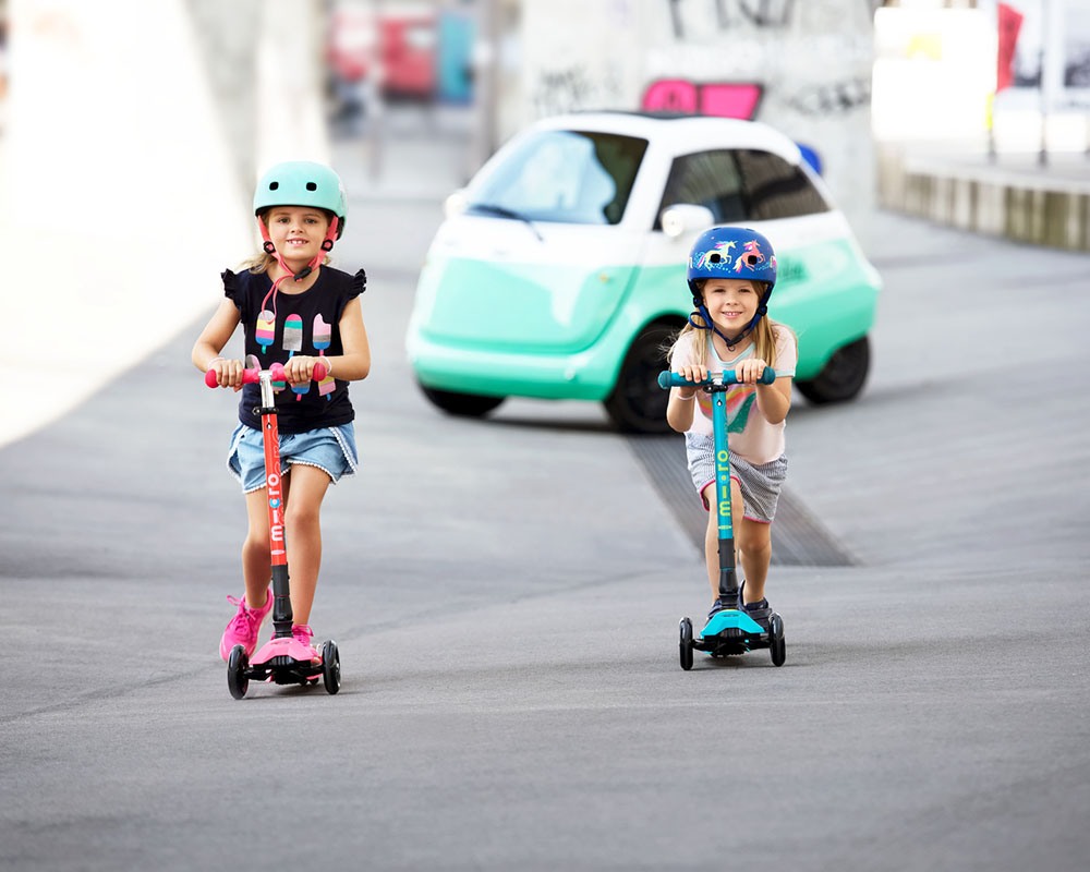 Maxi Micro Deluxe Foldable - קורקינטים מתקפלים לילדים עם גלגלי לד